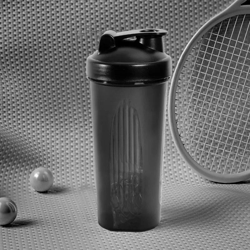 1 coqueteleira portátil de proteína de 600ml com esfera misturadora de arame